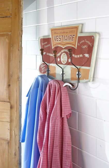 Three Hook Coat Rail - Vestiaire