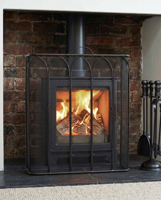 "High Spires" Enclosed Fire Guard