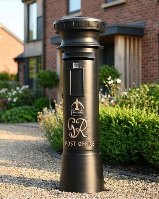 “Onyx Jewel” GR Post Box digital illustration