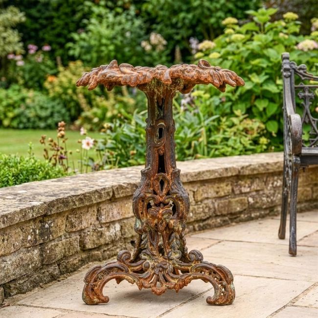 Vintage Gothic Rustic Cast Iron Side Table Vintage Gothic Rustic Cast Iron Side Table