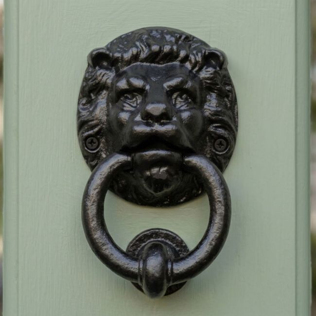 "Salvendale" Black Lion Door Knocker