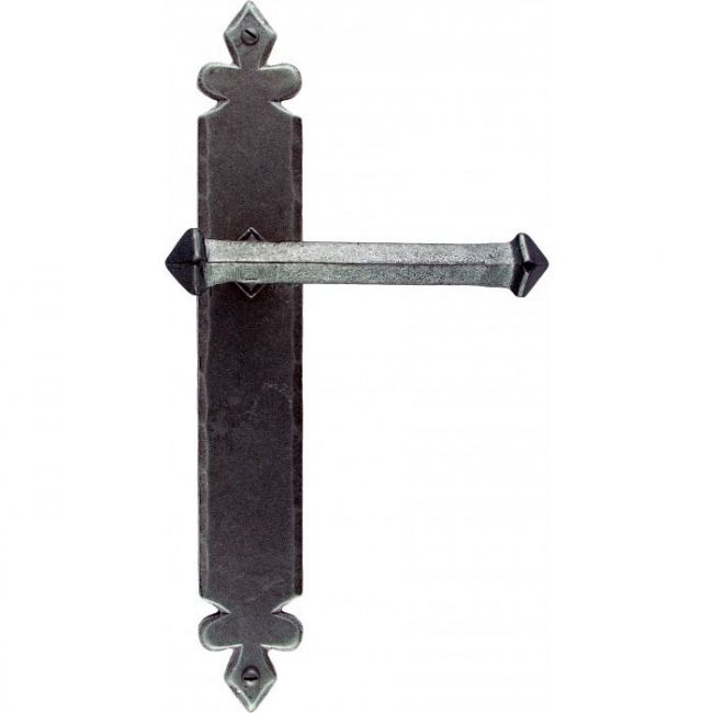 Tudor Lever Latch Set Finished In Pewter