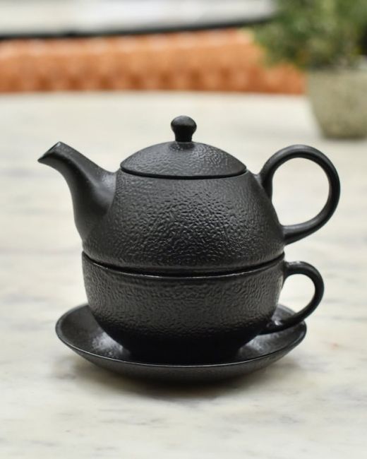 Black Cast Iron "Himeji" Tea Set Black Cast Iron "Himeji" Tea Set