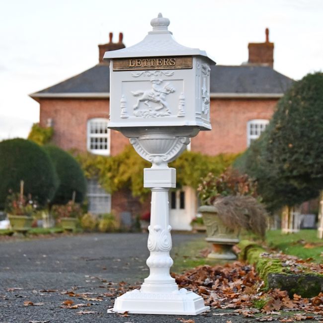 Classic White Freestanding Huntingdon Post Box
