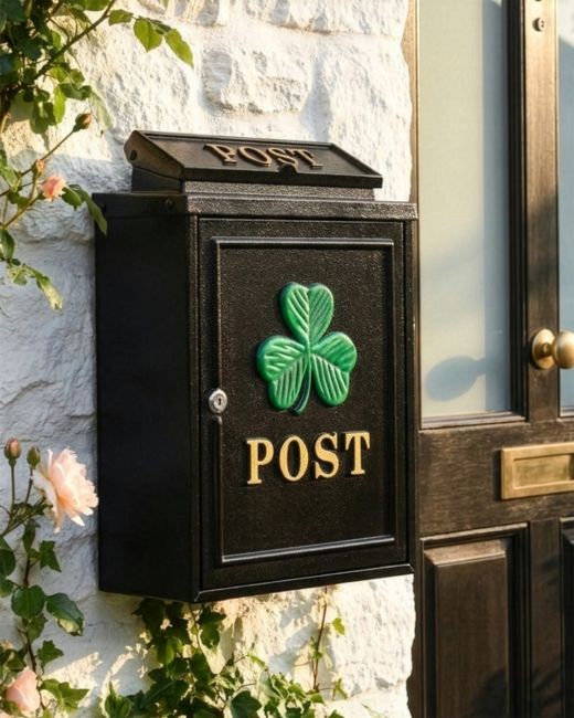 Clover "Oxford" Wall Mounted Post Box digital illustration