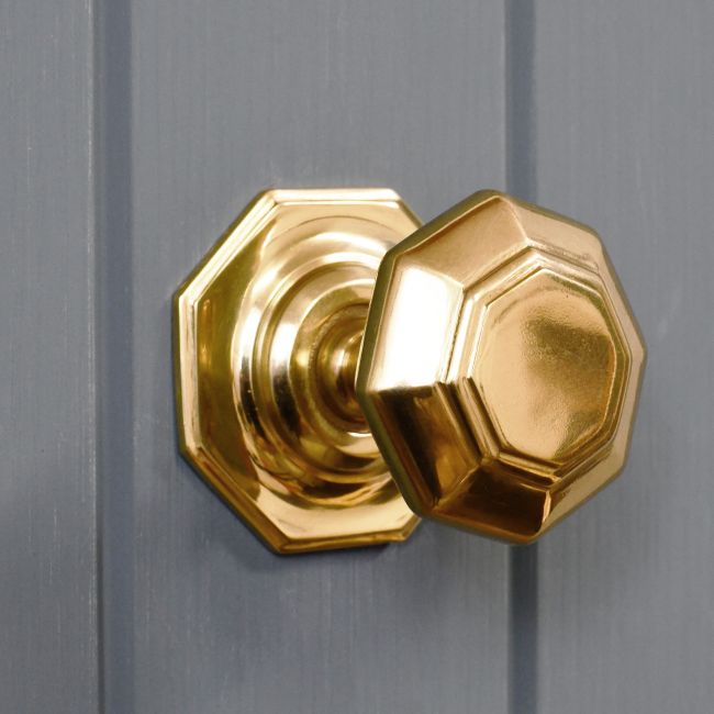Victorian style brass exterior door knob Victorian style brass exterior door knob