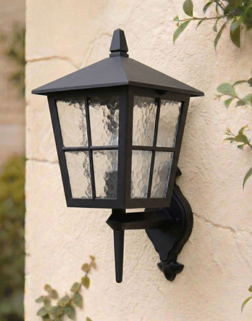 Digital Illustration of the "Dalston" Traditional Wall Lantern Mounted on a Cream Coloured Exterior Wall Digital Illustration of the "Dalston" Traditional Wall Lantern Mounted on a Cream Coloured Exterior Wall