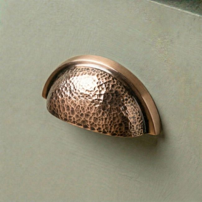 Polished Copper Curved Drawer Pull with Hammered Handle Polished Copper Curved Drawer Pull with Hammered Handle