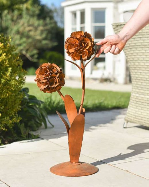 Dual Flower Rustic Garden Sculpture Dual Flower Rustic Garden Sculpture