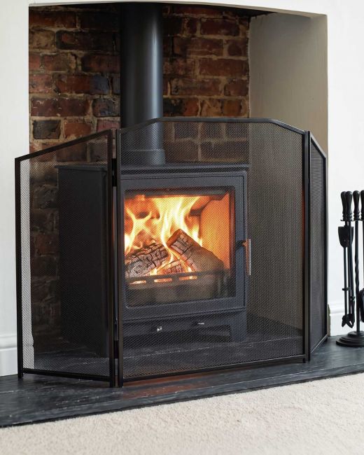 “Minster” Three Fold Fire Screen in Situ “Minster” Three Fold Fire Screen in Situ