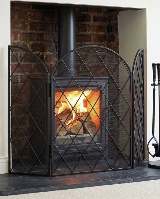 Traditional "Shipley" Three Fold Black Iron Fire Guard Traditional "Shipley" Three Fold Black Iron Fire Guard