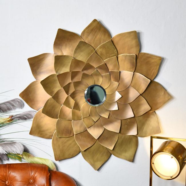 Flower Mirror in a Golden Finish Flower Mirror in a Golden Finish