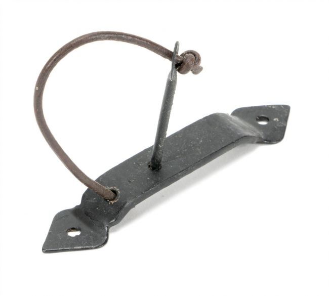 Gothic Beeswax Locking Penny End Screw on Staple Gothic Beeswax Locking Penny End Screw on Staple