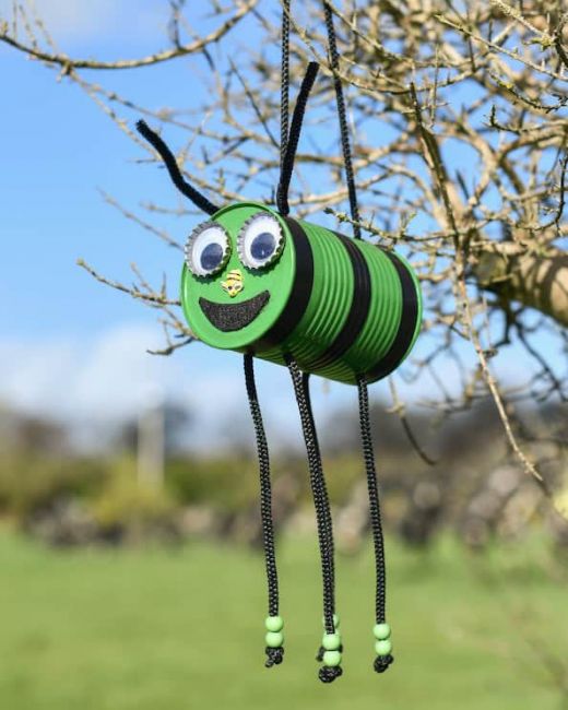 Recycled Metal Bee Hotel Garden Decoration - Green Recycled Metal Bee Hotel Garden Decoration - Green