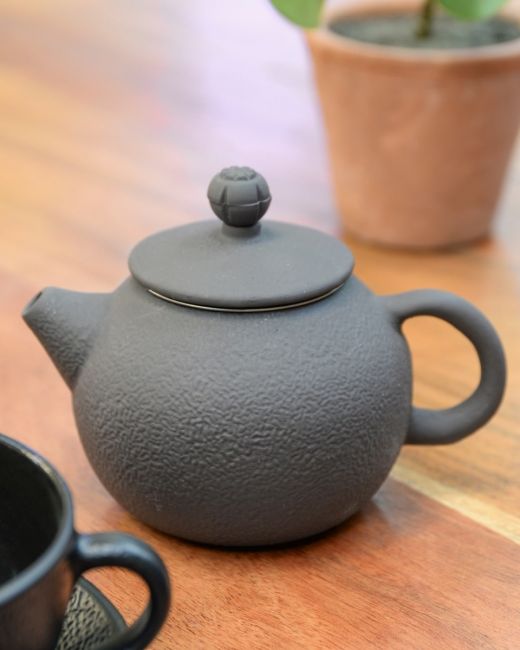 "Kage" Cast Iron Japanese Style Teapot in Charcoal "Kage" Cast Iron Japanese Style Teapot in Charcoal