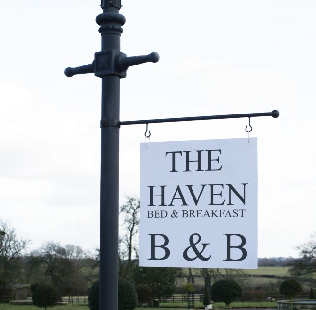 Lamp Post Hanging Sign Kit with sign writing Lamp Post Hanging Sign Kit with sign writing