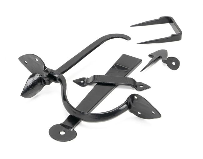 Large Sleek Black Gothic Thumb Latch Set 