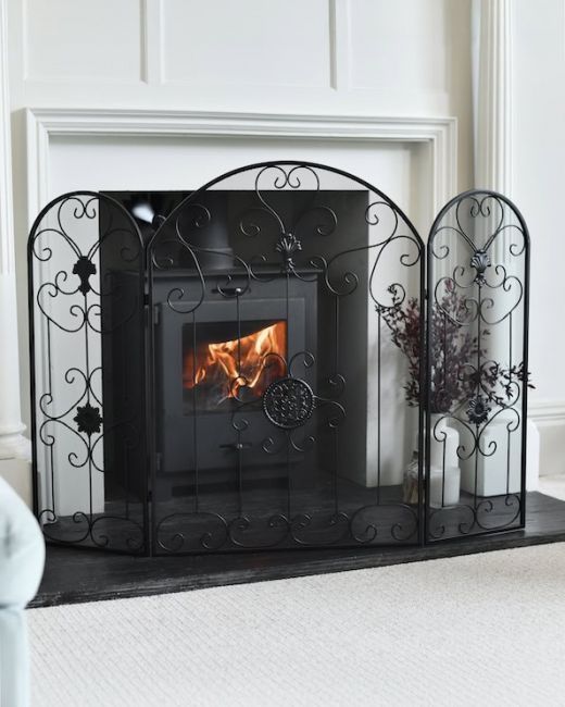"Erisey" Ornate Triple-Fold Fire Guard "Erisey" Ornate Triple-Fold Fire Guard