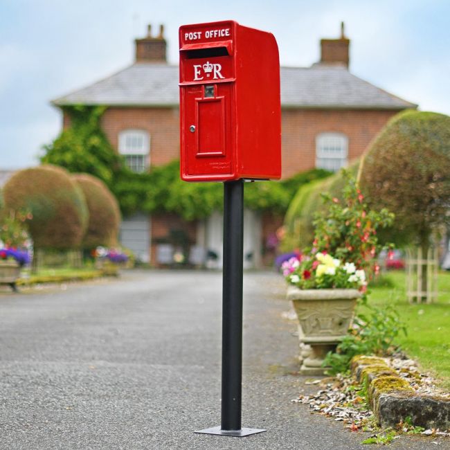 "Original Reproduction" Red Elizabeth Regina Post and Parcel Box With Stand "Original Reproduction" Red Elizabeth Regina Post and Parcel Box With Stand