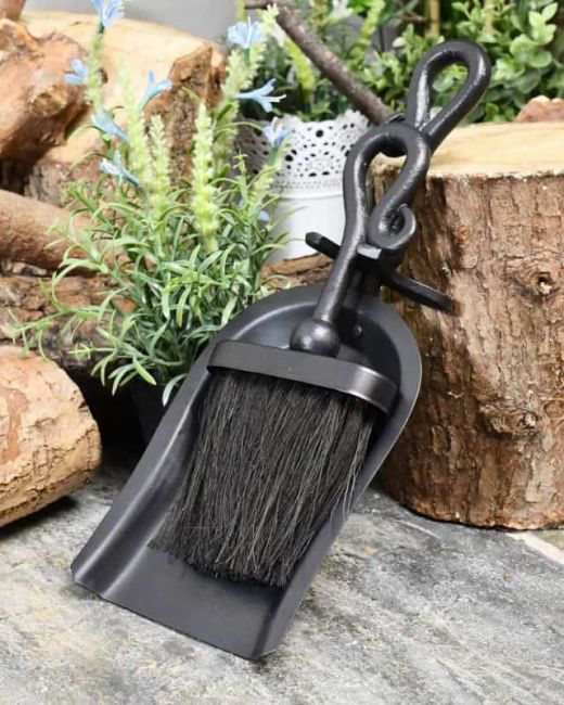 "Malvern" Brush and Pan Set "Malvern" Brush and Pan Set