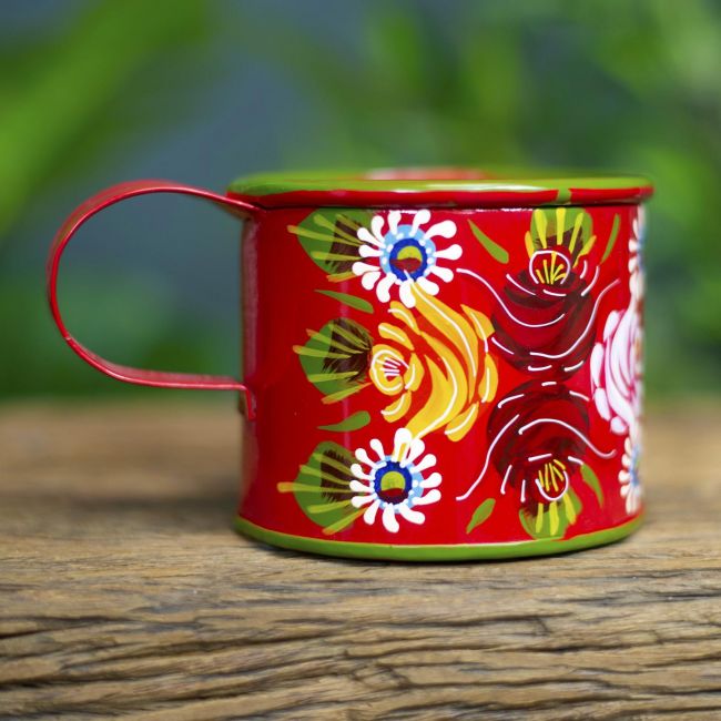 Buckby Narrowboat Style Hand Painted Mug Finished in Red Buckby Narrowboat Style Hand Painted Mug Finished in Red