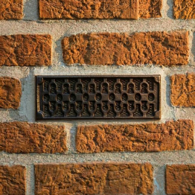"Keyhole Pattern" Air Brick in Cast Iron installed