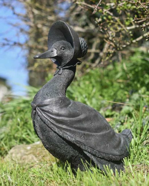 "Mrs Duck" Resin Garden Statue "Mrs Duck" Resin Garden Statue