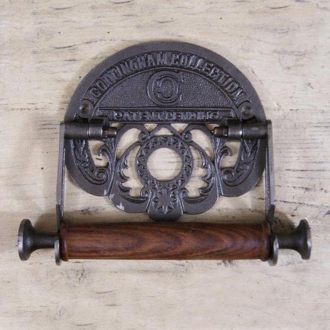 Iron Toilet Roll Holder in a Period Ornate Design