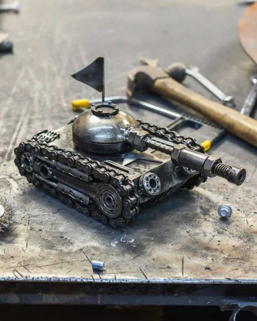 Recycled Metal Battle Tank Sculpture Recycled Metal Battle Tank Sculpture