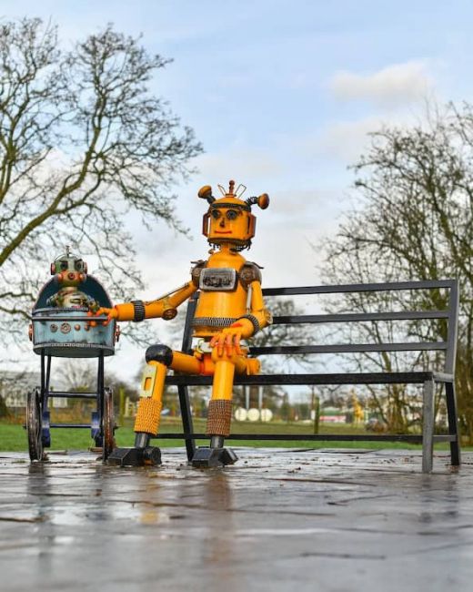 Recycled Metal Robot with Baby Selfie Bench Recycled Metal Robot with Baby Selfie Bench