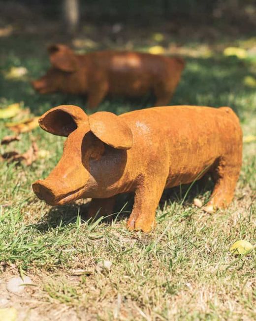 Medium Rustic Cast Iron Piglet Sculpture Medium Rustic Cast Iron Piglet Sculpture