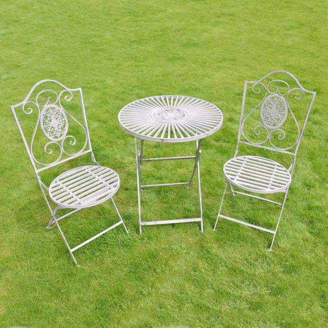 Traditional Ornate Table & Chair Set Traditional Ornate Table & Chair Set