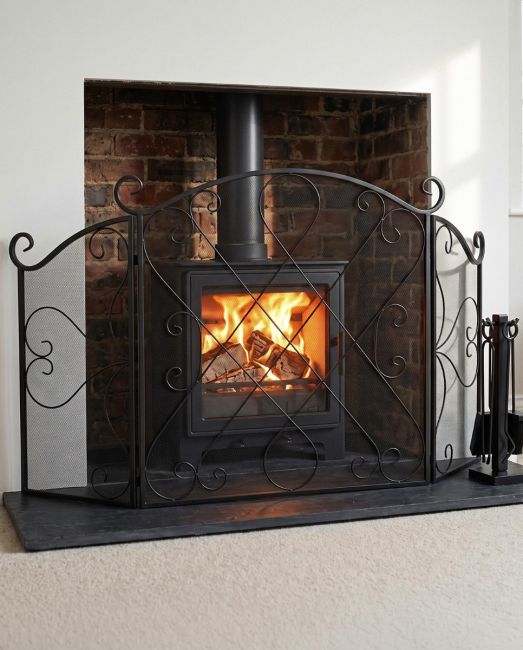 "Fulshaw" Ornate Triple-Fold Fire Guard "Fulshaw" Ornate Triple-Fold Fire Guard