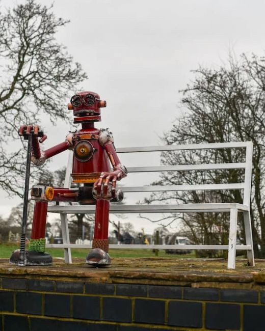 Recycled Metal Robot Selfie Bench Recycled Metal Robot Selfie Bench