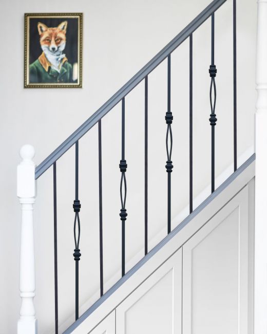 Simple Basket and Plain Stair Spindles on Stairs Simple Basket and Plain Stair Spindles on Stairs