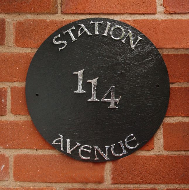 “Round House” Circular Slate House Name Sign