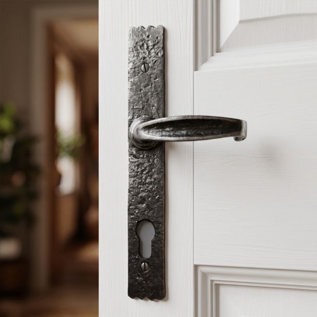 "Gallio" Black Cast Iron Lever Handle