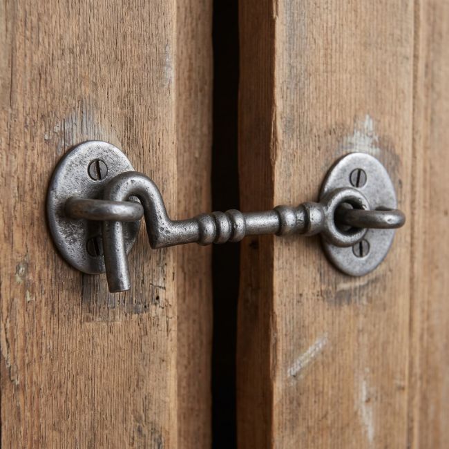 The Shed Cabin Hook and Eye in Cast Antique Iron - 100mm