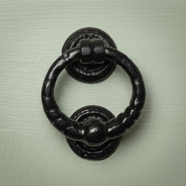 "Thayworth" Circular Blacksmith Iron Door Knocker