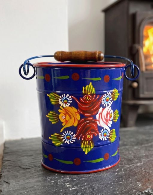 Medium Narrowboat Hand Painted Bucket Finished in Blue Medium Narrowboat Hand Painted Bucket Finished in Blue