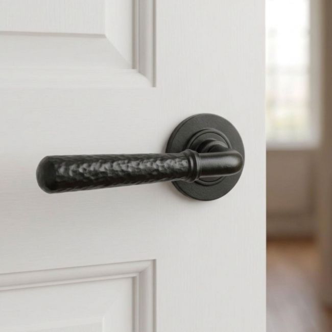 Midnight Black Hammered Unsprung Lever Door Handle on Rose Front