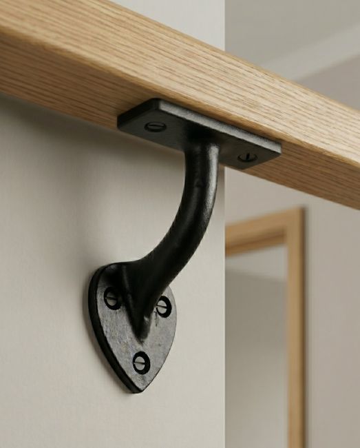 2 ½" Iron Handrail Bracket 2 ½" Iron Handrail Bracket