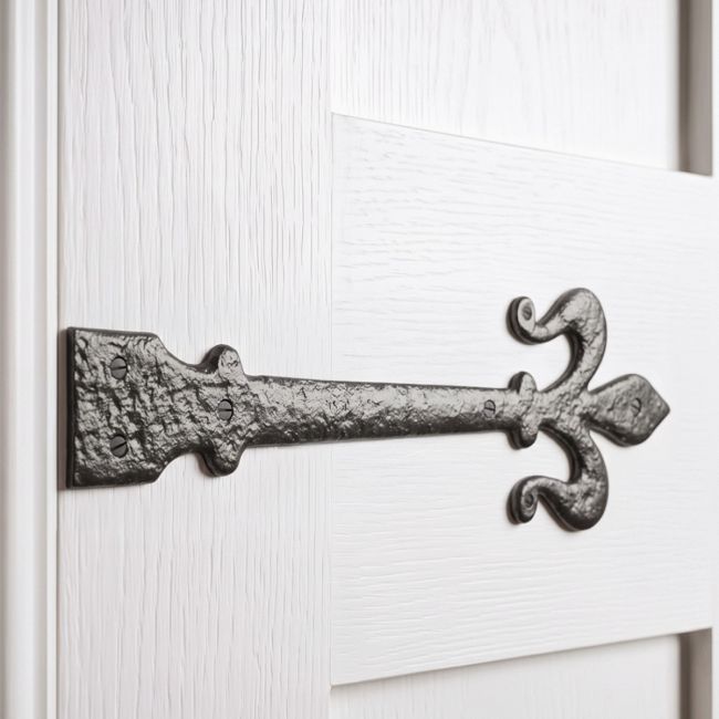 Fleur-De-Lis Cast Iron Hinge