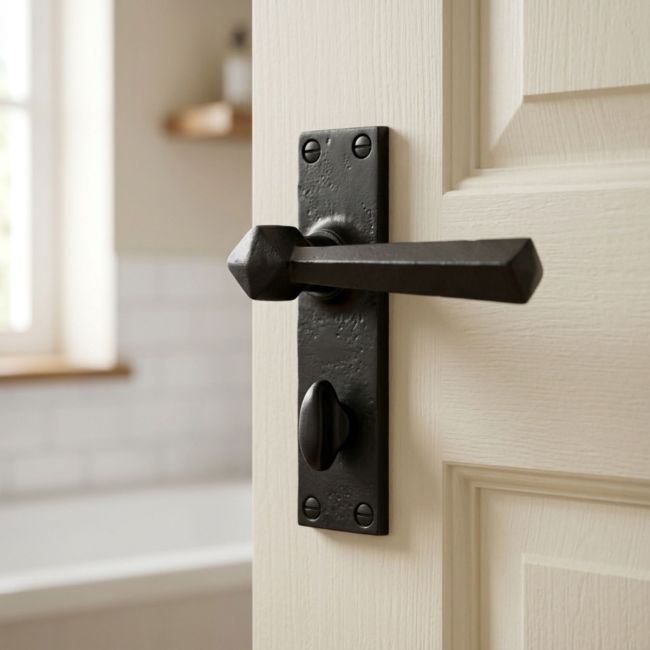 "Agosta" Straight Lever Bathroom Set finished In Black