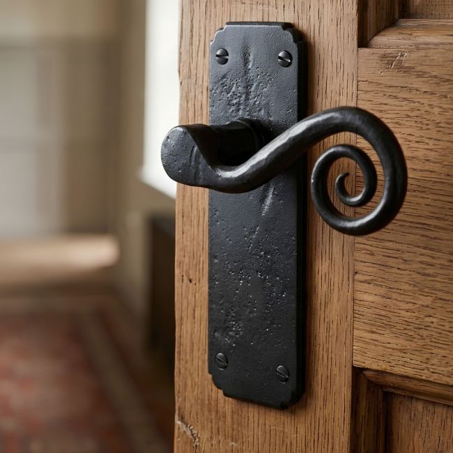 Monkey Tail Lever Handle Set Finished In A Smooth Black Monkey Tail Lever Handle Set Finished In A Smooth Black