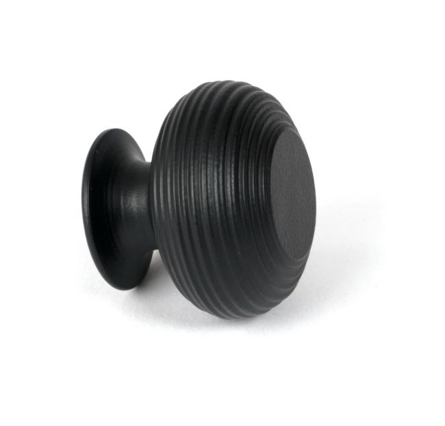 "Garrison" Ribbed Beehive Knob in Matt Black - 40mm