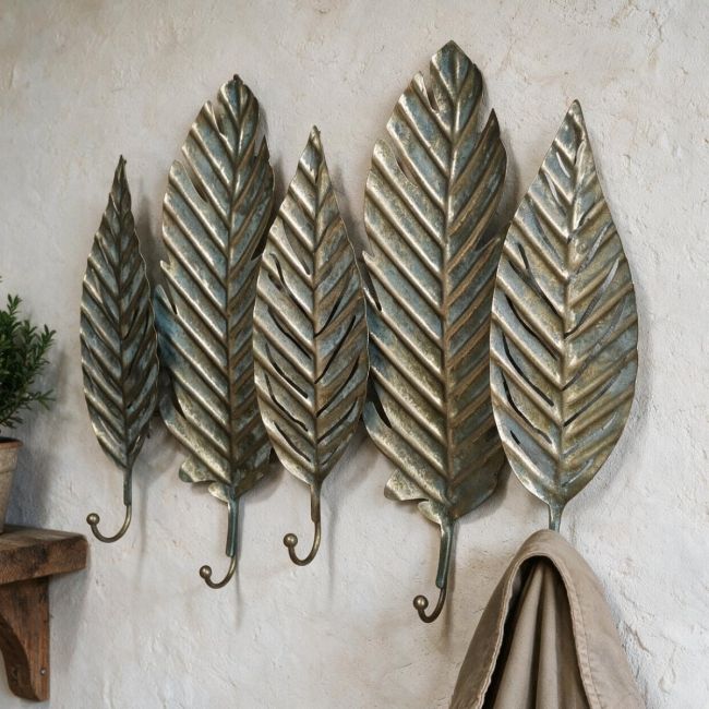 Brushed Gold Leaf-Shaped Hook Rack