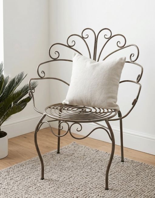 Metal Scroll Design Chair 