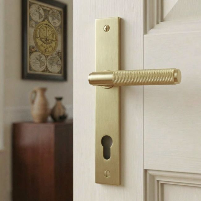Satin Brass "Royale" Slimline Lever Door Handle & Lock Set