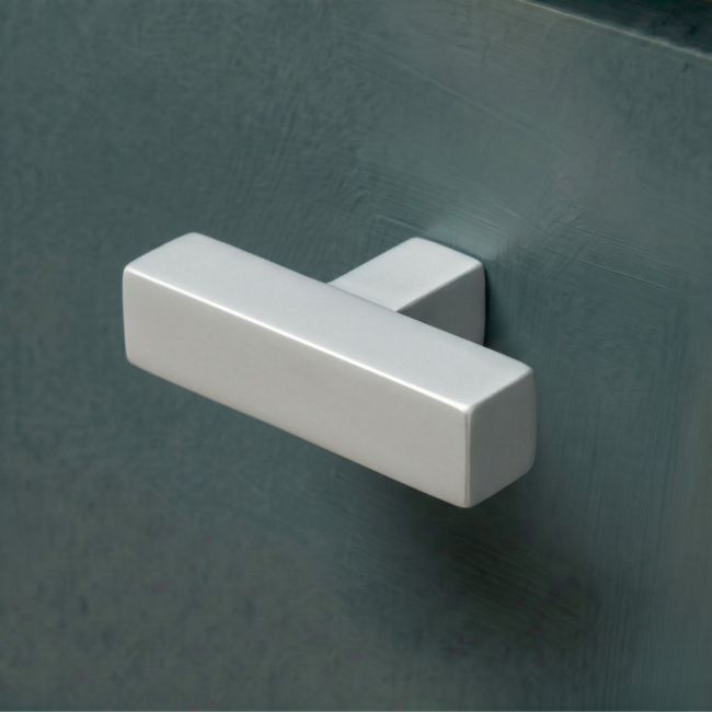 "Kodiak" Heavyweight Block T-Bar – Satin Chrome "Kodiak" Heavyweight Block T-Bar – Satin Chrome